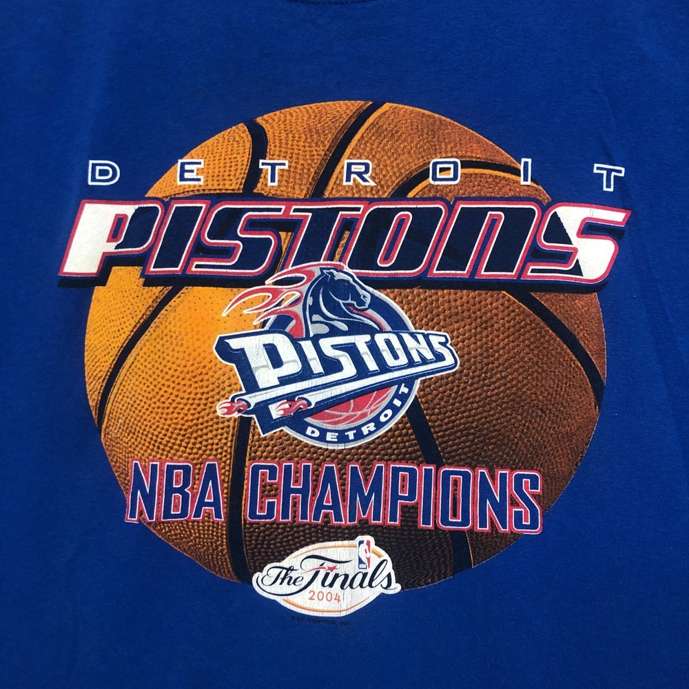 Detroit Pistons NBA Champions 2004 Basketball Graphic T Shirt XL